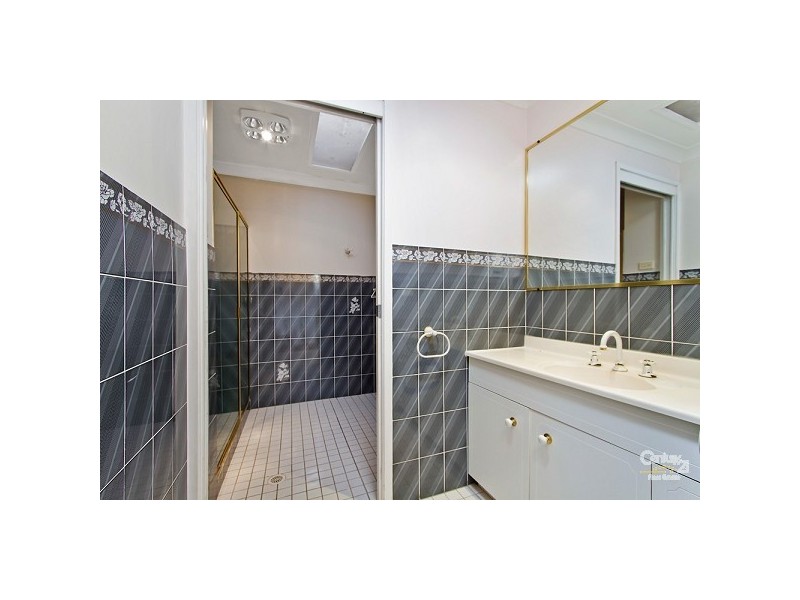 329 Lakedge Avenue, Berkeley Vale NSW 2261