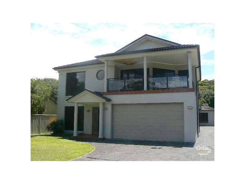 32 Point St, Bateau Bay NSW 2261