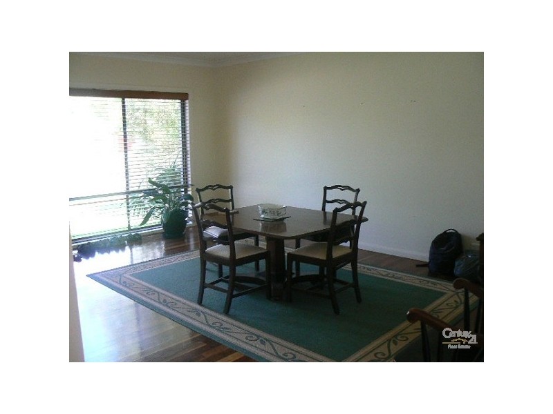 32 Point St, Bateau Bay NSW 2261