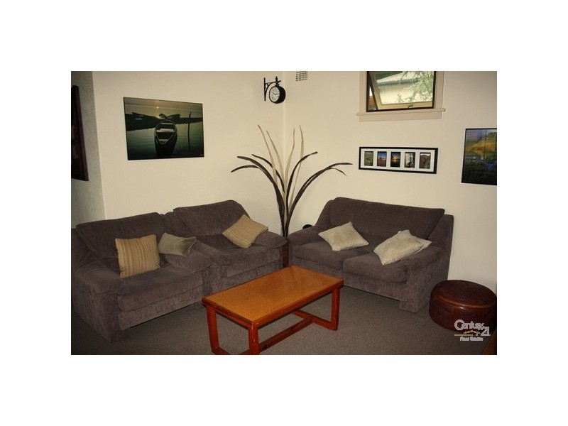 16 Elaine Avenue, Berkeley Vale NSW 2261