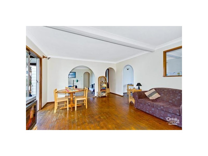 10 Margherita Avenue, Bateau Bay NSW 2261