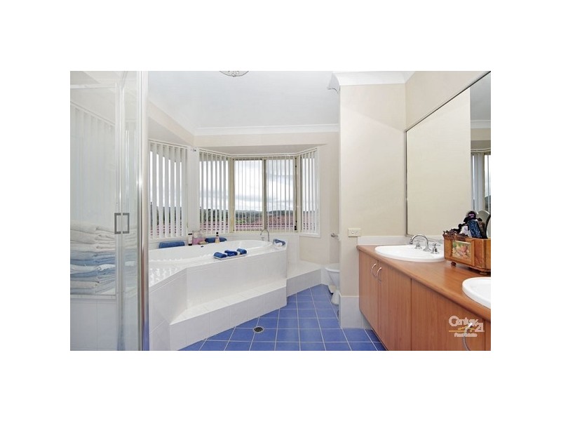 34 Alexander Avenue, Bateau Bay NSW 2261