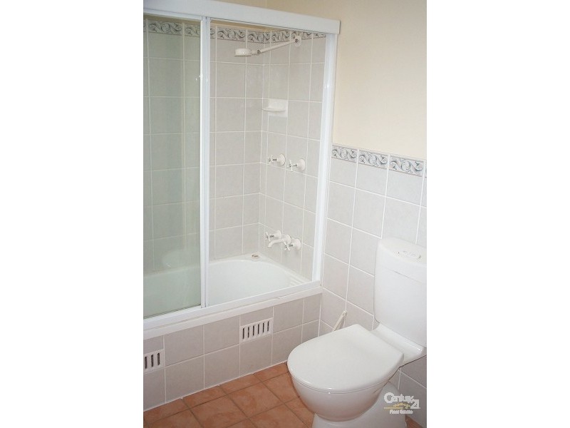 3/2 The Crescent, Blue Bay NSW 2261