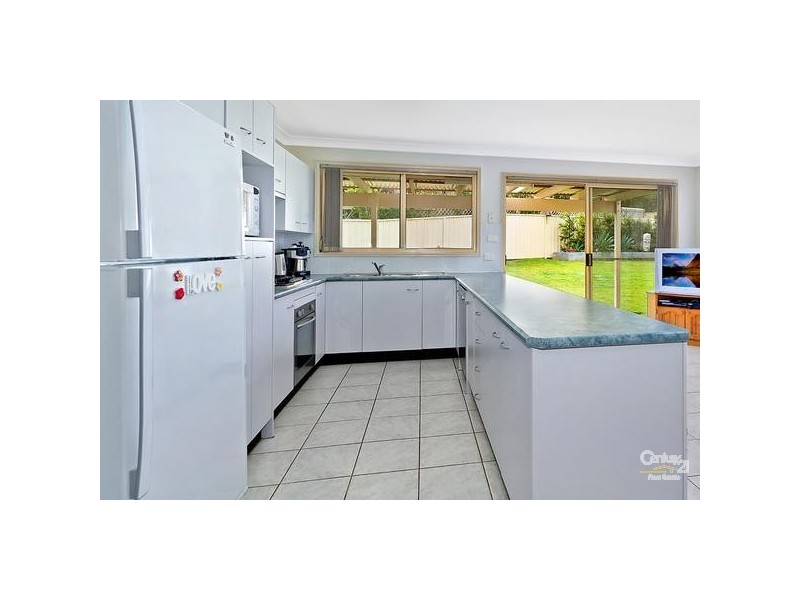 6 Riley Close, Tumbi Umbi NSW 2261