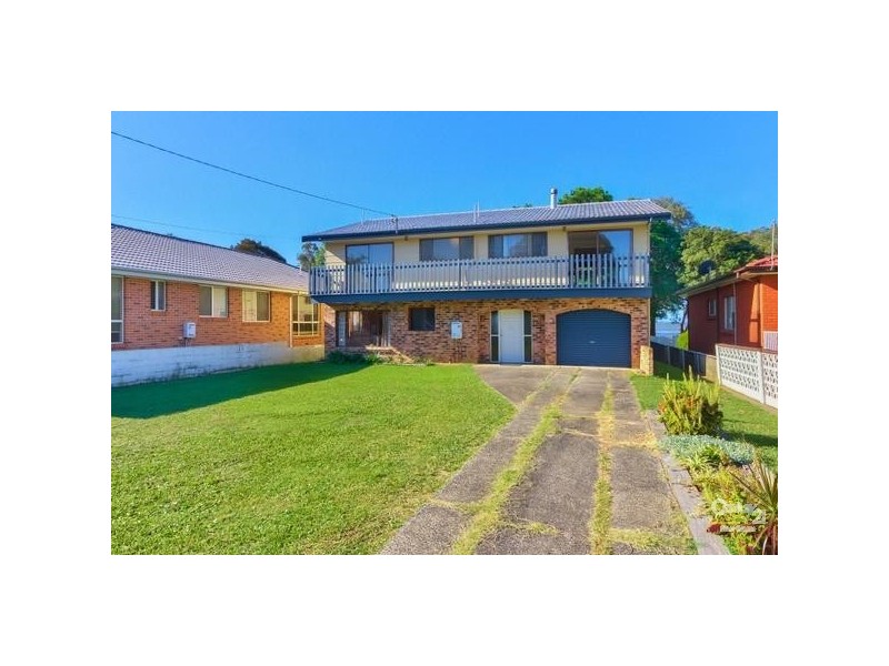 41 Lakedge Ave, Berkeley Vale NSW 2261