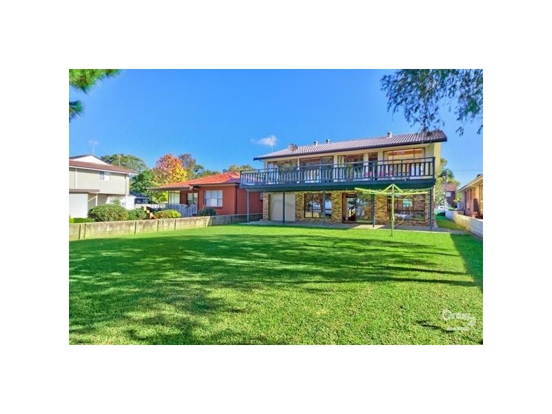 41 Lakedge Ave, Berkeley Vale NSW 2261