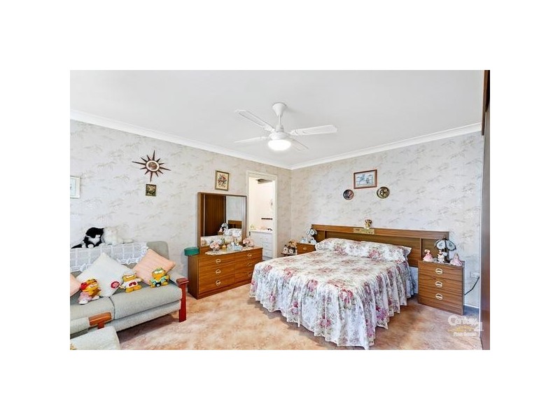 80 Lakedge Avenue, Berkeley Vale NSW 2261