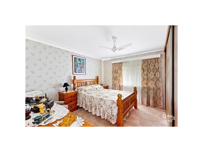 80 Lakedge Avenue, Berkeley Vale NSW 2261