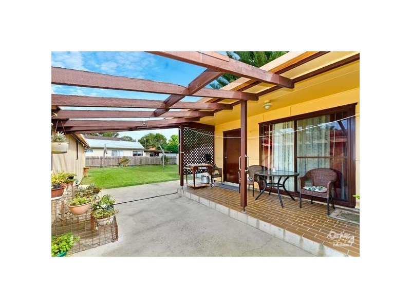 80 Lakedge Avenue, Berkeley Vale NSW 2261