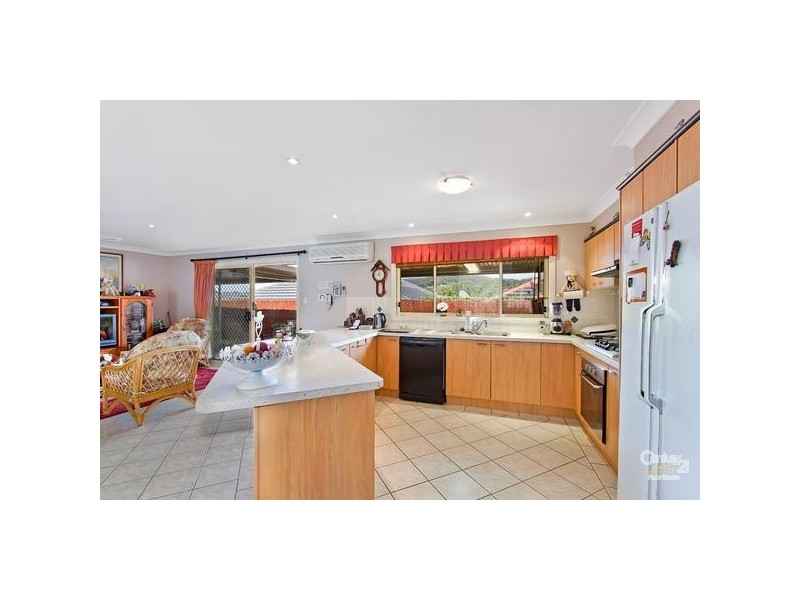 35 Scarborough Place, Bateau Bay NSW 2261