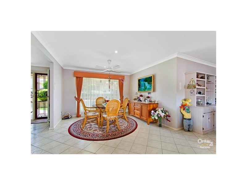 35 Scarborough Place, Bateau Bay NSW 2261