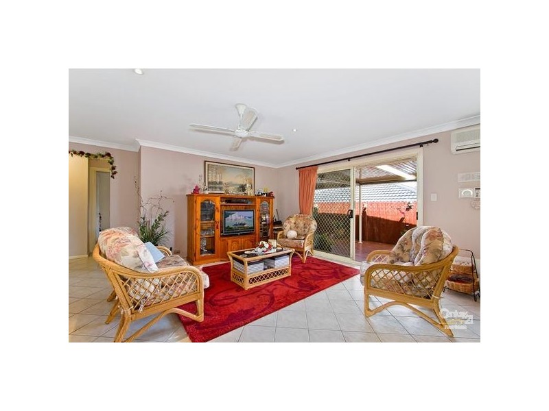 35 Scarborough Place, Bateau Bay NSW 2261