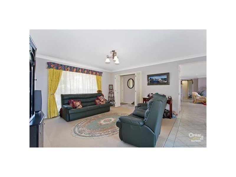 35 Scarborough Place, Bateau Bay NSW 2261