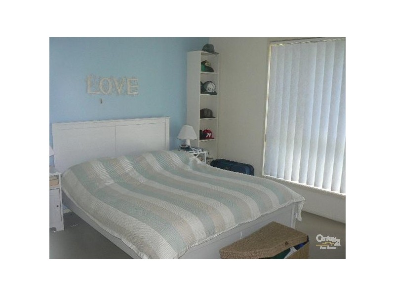 16 Barramundi Place, Bateau Bay NSW 2261