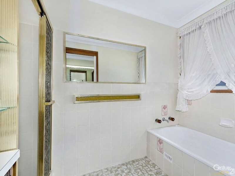 1 Barbara Close, Killarney Vale NSW 2261
