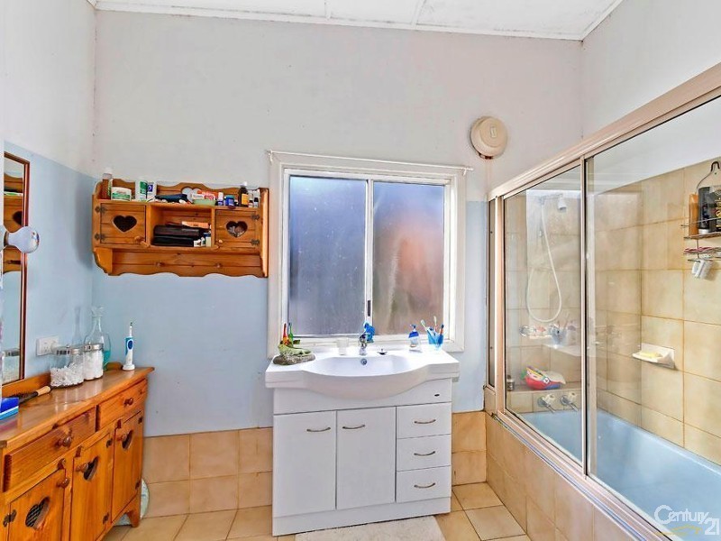 4 Brogden Road, The Entrance North NSW 2261