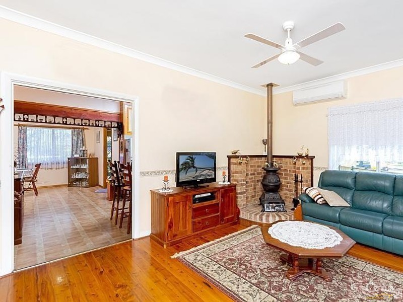 56 Kerry Crescent, Berkeley Vale NSW 2261