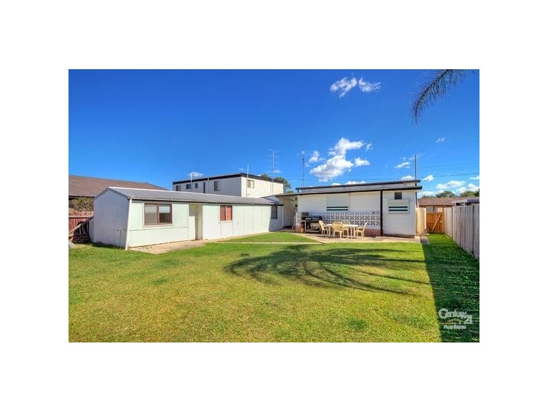 42 Tasman Ave, Killarney Vale NSW 2261