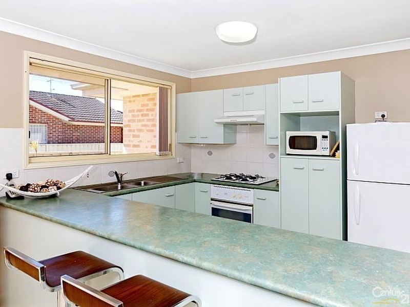 31 Lorraine, Berkeley Vale NSW 2261