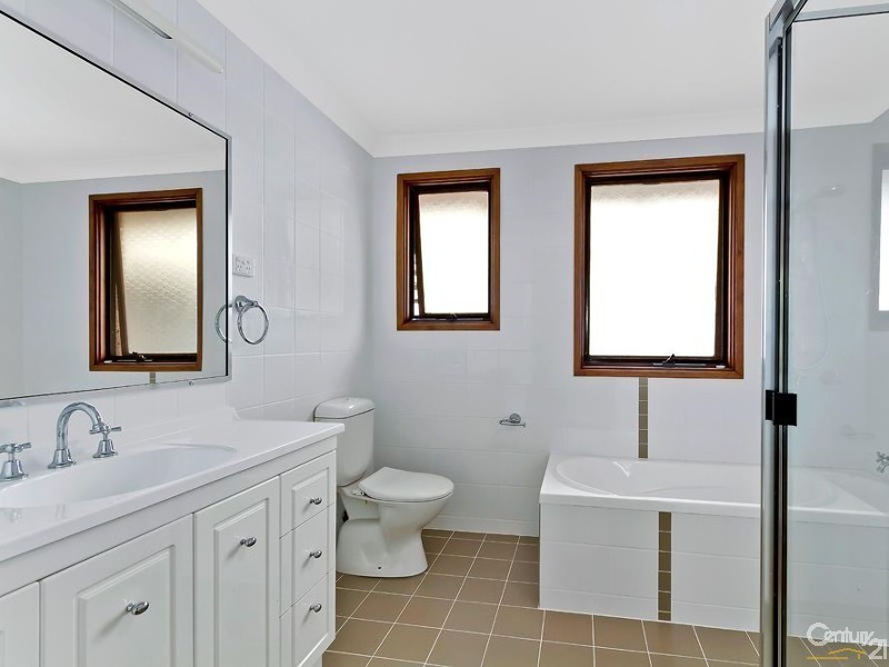 277 Lakedge Avenue, Berkeley Vale NSW 2261