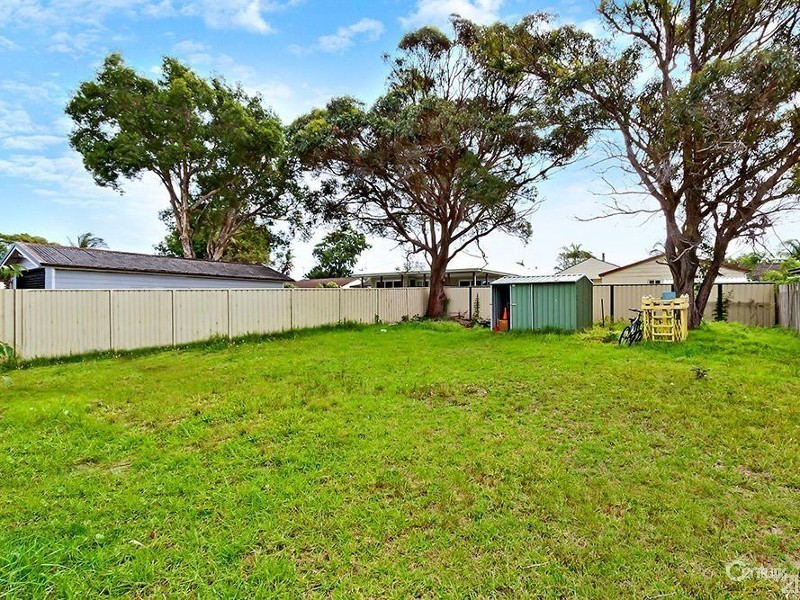 17 Flinders Avenue, Killarney Vale NSW 2261