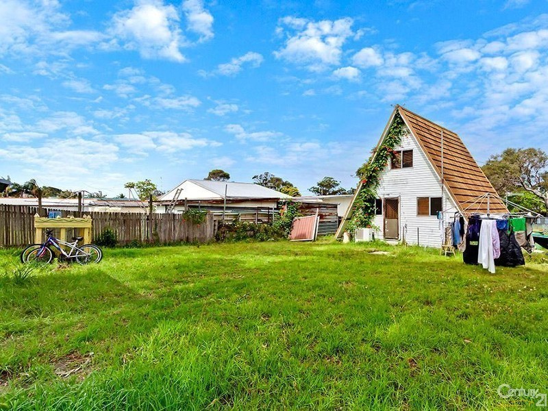 17 Flinders Avenue, Killarney Vale NSW 2261