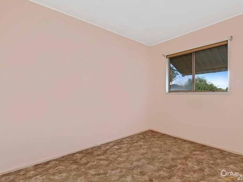 70 Dampier Blvde, Killarney Vale NSW 2261