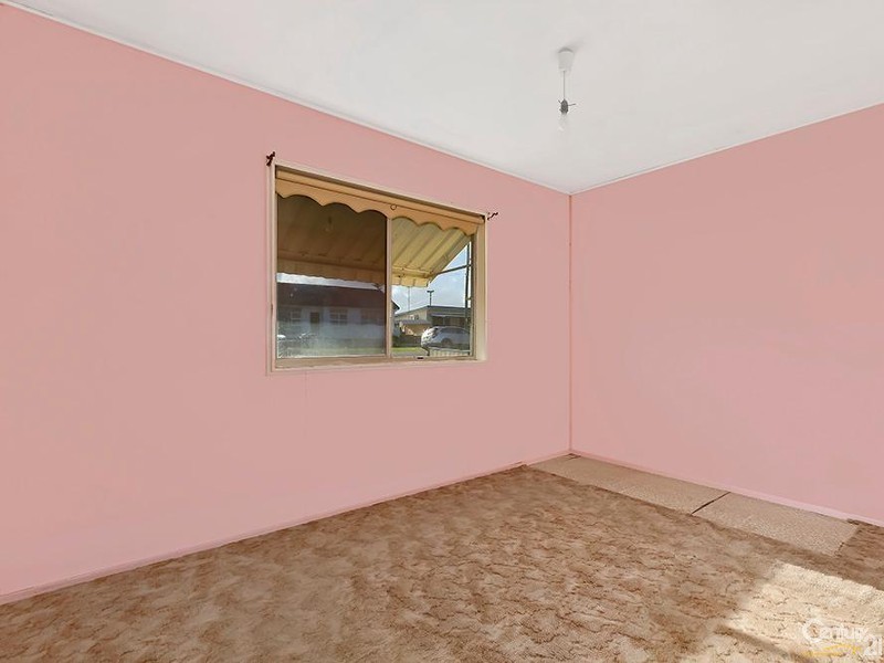 70 Dampier Blvde, Killarney Vale NSW 2261