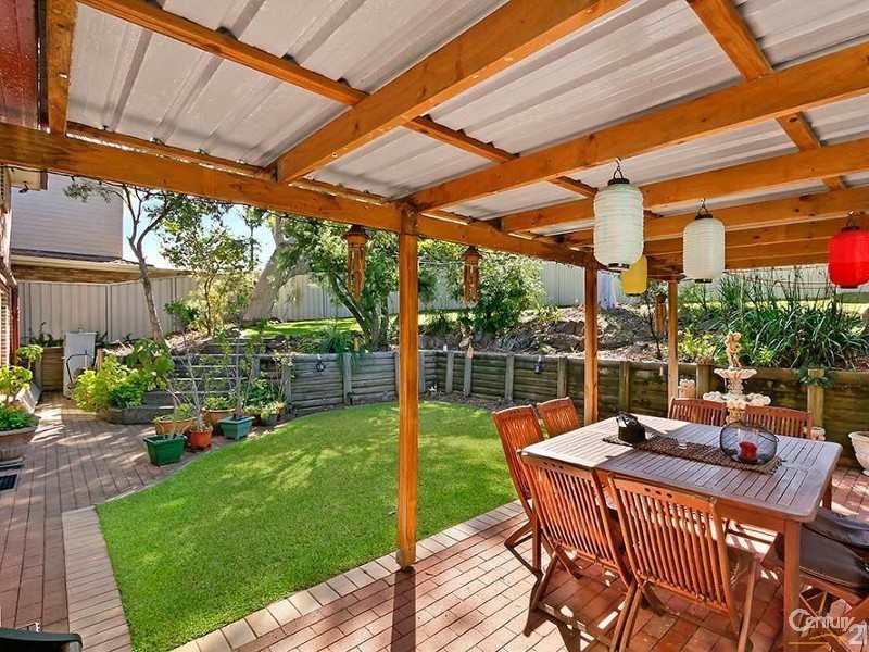 220 Cresthaven Avenue, Bateau Bay NSW 2261