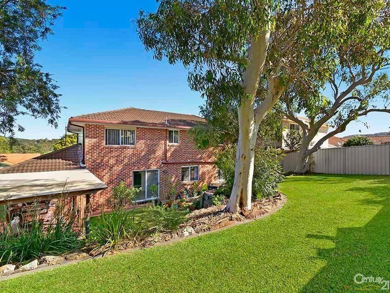 220 Cresthaven Avenue, Bateau Bay NSW 2261