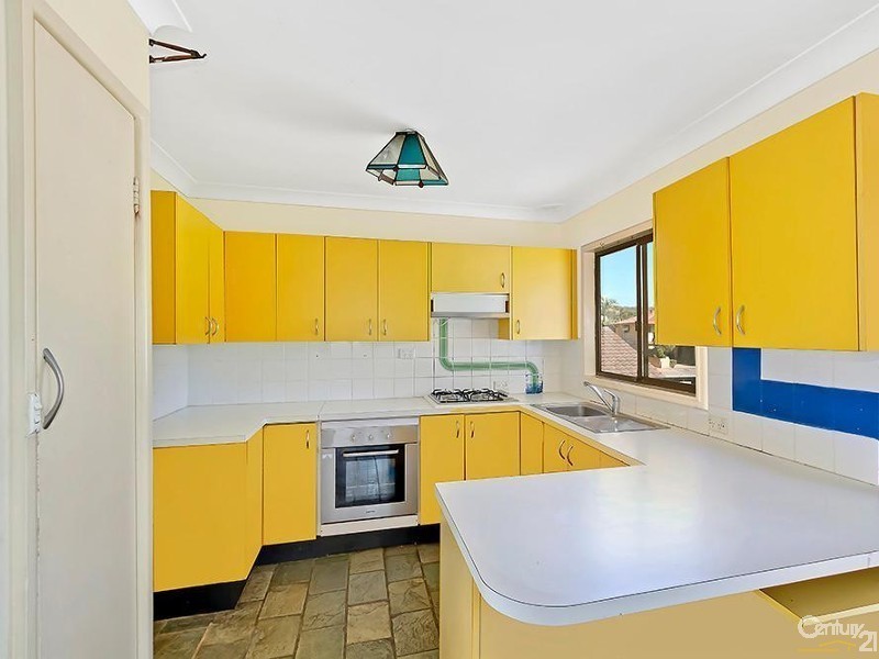 4 Clare Crescent, Berkeley Vale NSW 2261