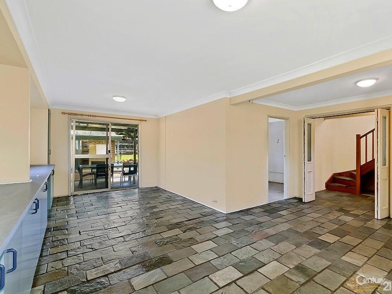 4 Clare Crescent, Berkeley Vale NSW 2261