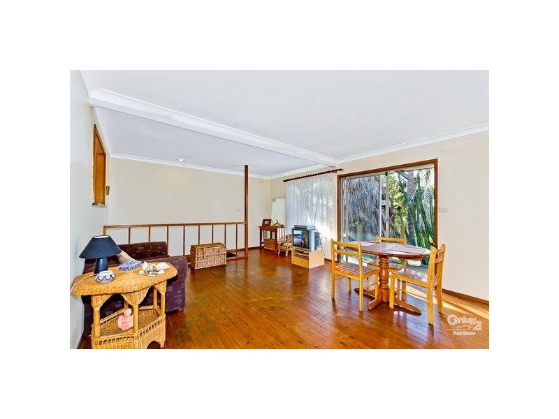 10 Margherita Ave, Bateau Bay NSW 2261