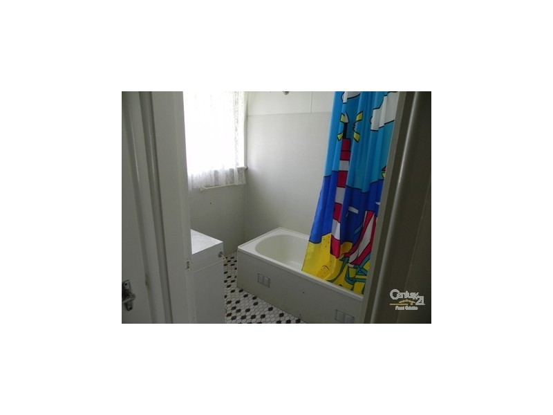 65 Lakedge Ave, Berkeley Vale NSW 2261