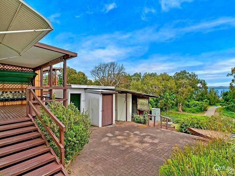 81 Lakeside Parade, The Entrance NSW 2261