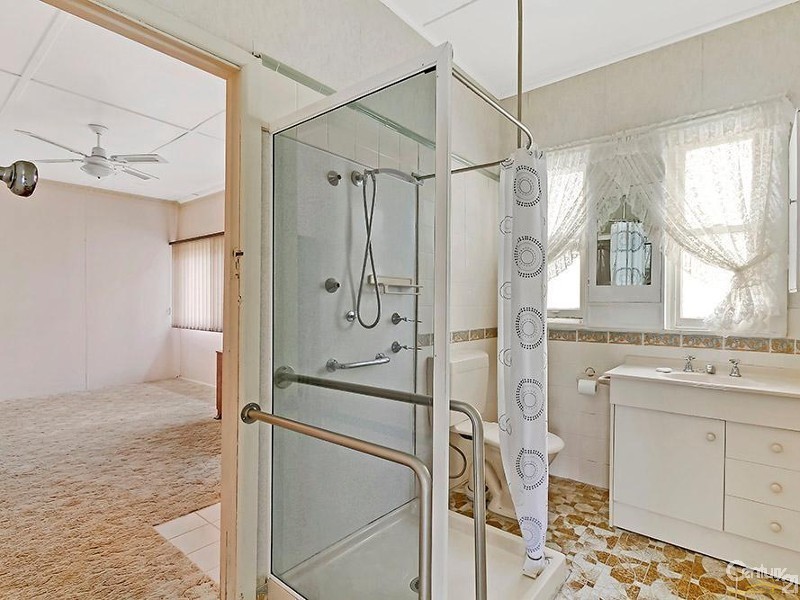 81 Lakeside Parade, The Entrance NSW 2261