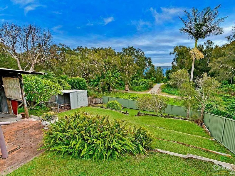81 Lakeside Parade, The Entrance NSW 2261