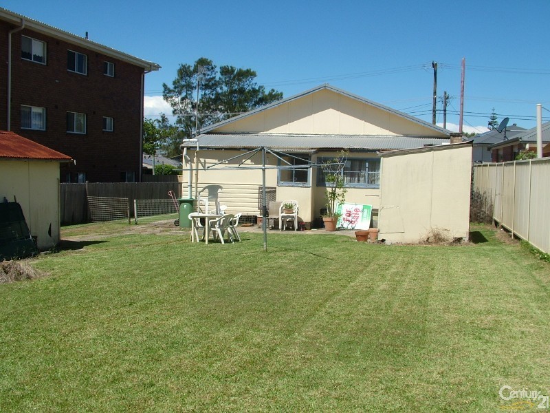 59 Bay Road, Blue Bay NSW 2261