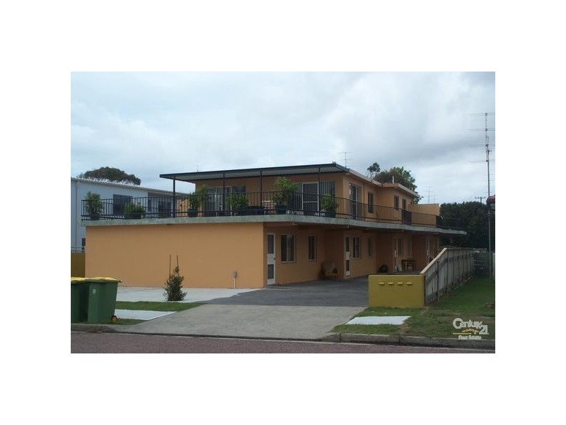 2/11 Yamba Street, The Entrance NSW 2261