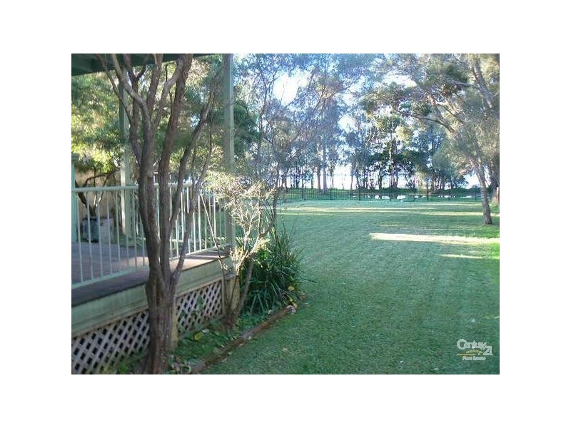 63 Lakedge Ave, Berkeley Vale NSW 2261