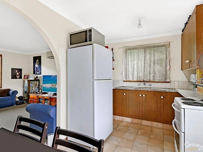 2 Vanessa Road, Berkeley Vale NSW 2261