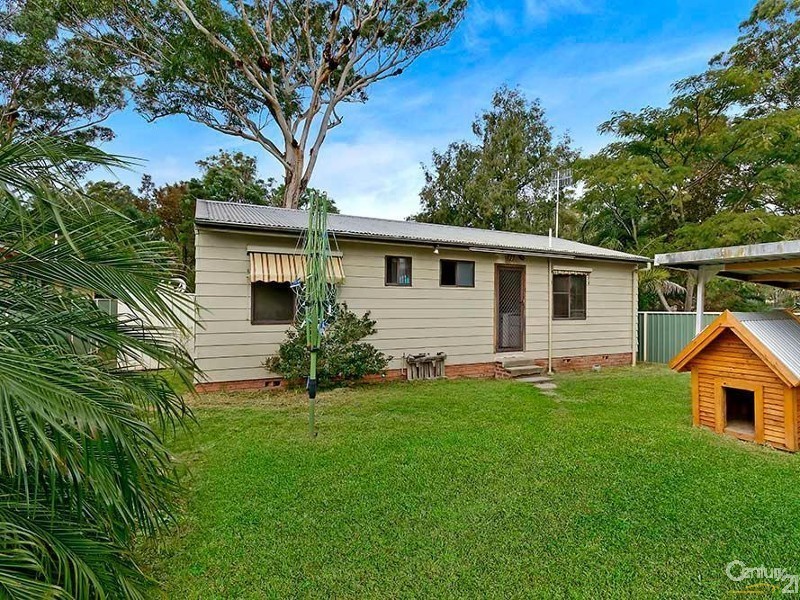 2 Vanessa Road, Berkeley Vale NSW 2261