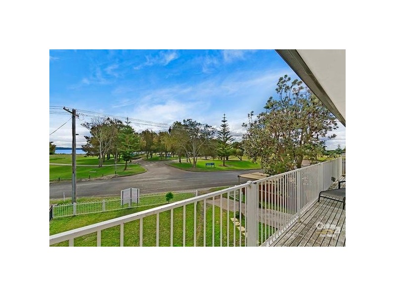 8 Tuggerah Parade, The Entrance NSW 2261