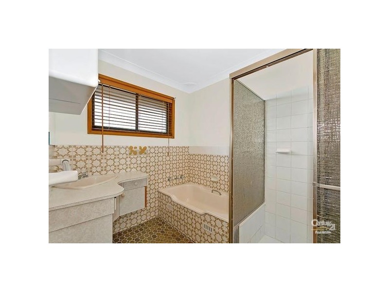 8 Tuggerah Parade, The Entrance NSW 2261