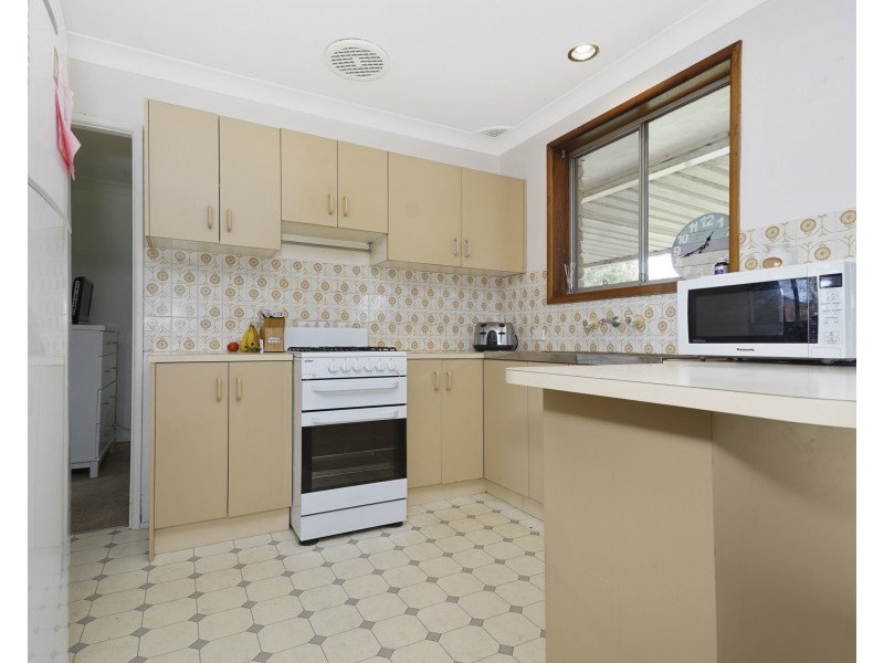 294 Lakedge Ave, Berkeley Vale NSW 2261