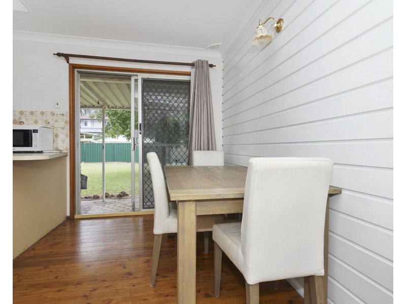 294 Lakedge Ave, Berkeley Vale NSW 2261