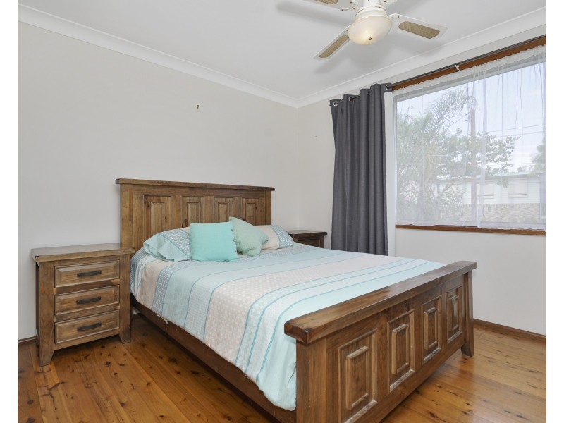 294 Lakedge Ave, Berkeley Vale NSW 2261