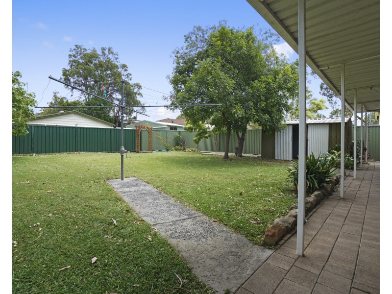 294 Lakedge Ave, Berkeley Vale NSW 2261