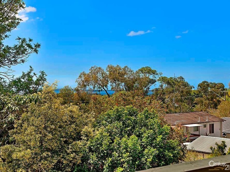 55 Hillside Drive, Berkeley Vale NSW 2261