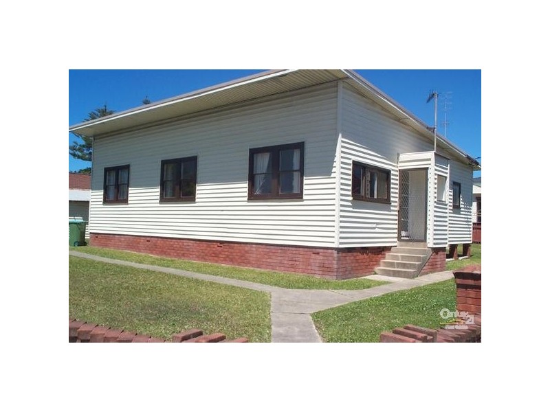 2/13 Warrigal Street, The Entrance NSW 2261